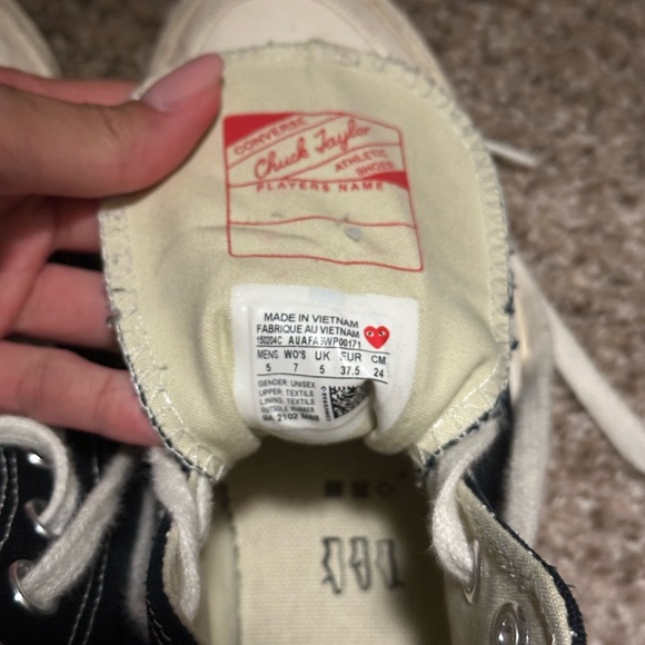 CDG CONVERSE. HIGH TOP. USED. SIZE 7 wmn - Picture 2 of 2